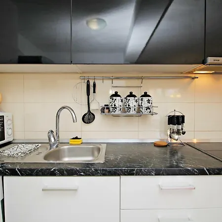 Luka Appartement *